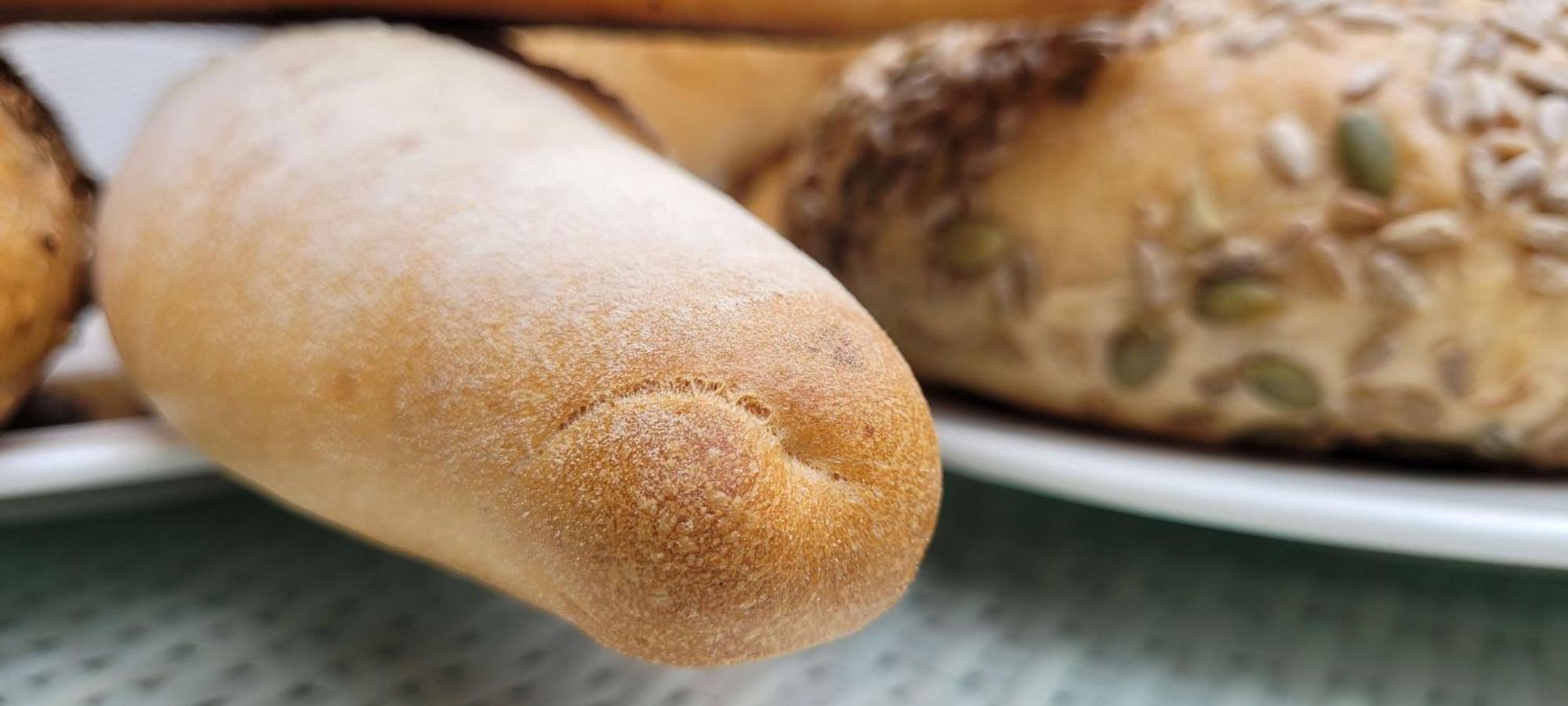 Radisson Blu Hotel, Велика Нойда Екстер'єр фото A bread roll