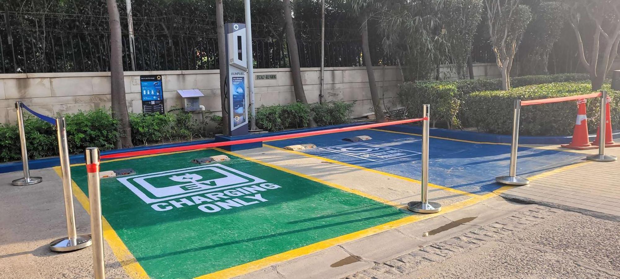 Radisson Blu Hotel, Велика Нойда Екстер'єр фото A shared bicycle station in Beijing