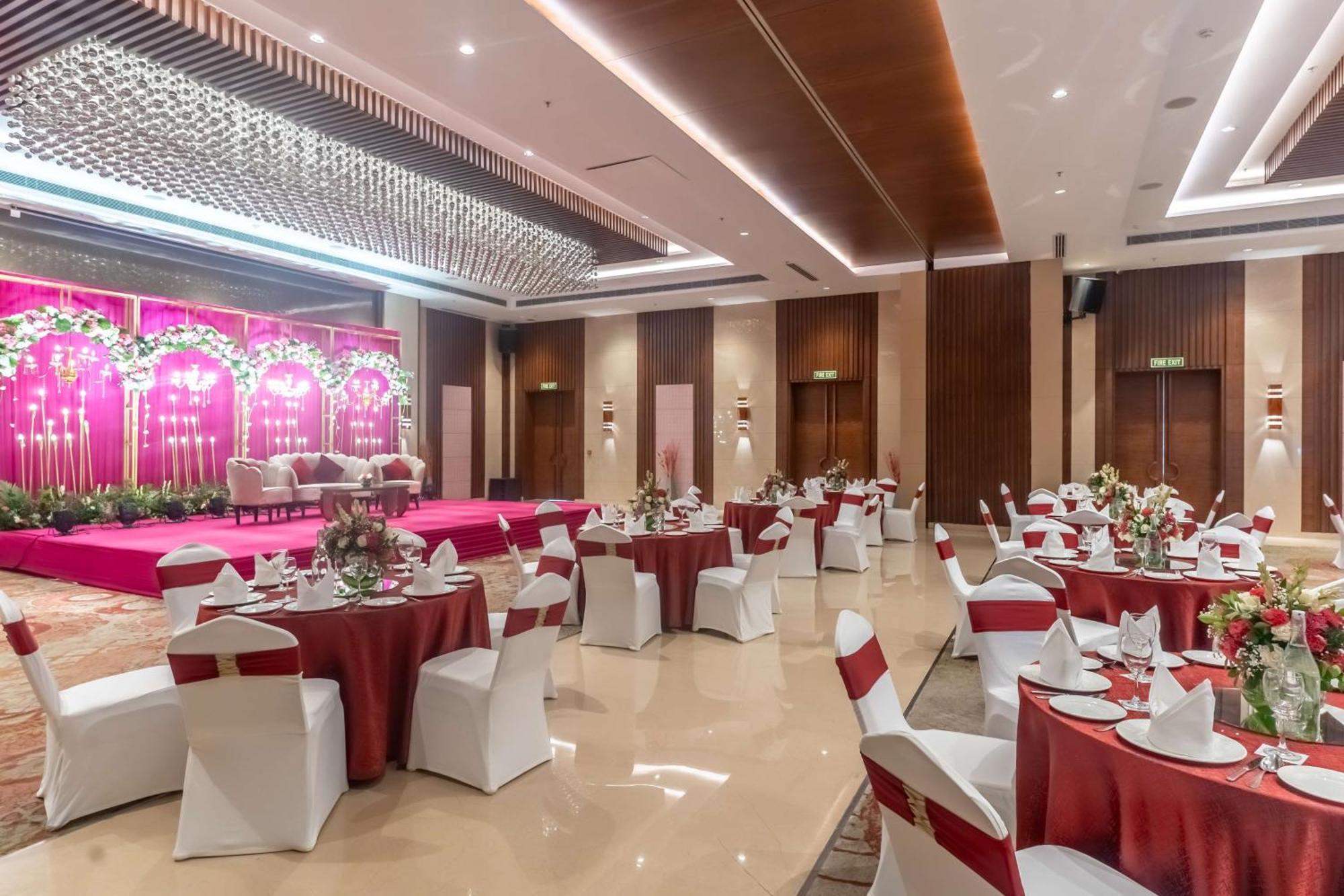Radisson Blu Hotel, Велика Нойда Екстер'єр фото The Grand Ballroom