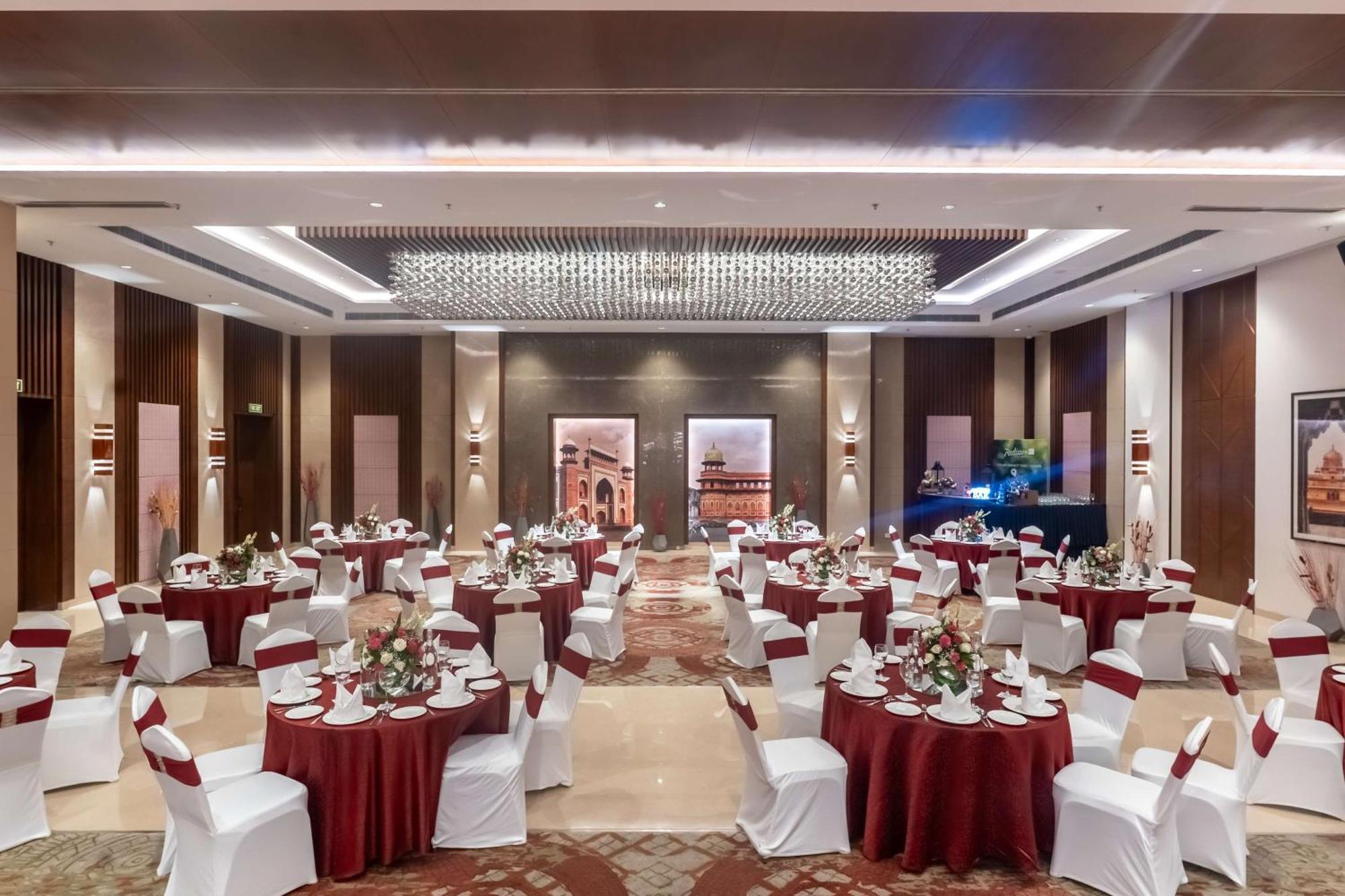 Radisson Blu Hotel, Велика Нойда Екстер'єр фото The Grand Ballroom